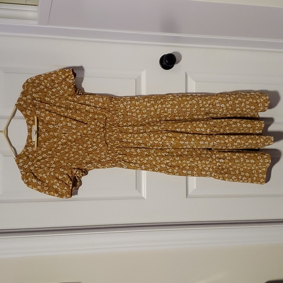 Spring dress by Monteau Los Angelos - Picture 1 of 5